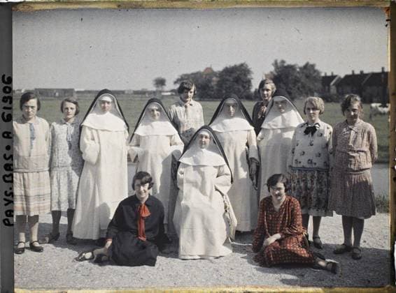RECORD DATE NOT STATED Steendam, the Netherlands the teachers of the Catholic School of Girls , 1929 - Netherlands - StÃ phane Passet - (August 17-31) (French - ï»¿Volendam , Pays-Bas Les enseignantes de l Ã cole catholique de filles). Woman, religious habit, school establishment, Christianity, group portrait, religious education, Human beings, clothing, teaching, religion, Holland, steaper, the nuns of the girls school Copyright: xpiemagsx AKahnlpie020223-17795 !ACHTUNG AUFNAHMEDATUM GESCHÄTZT!