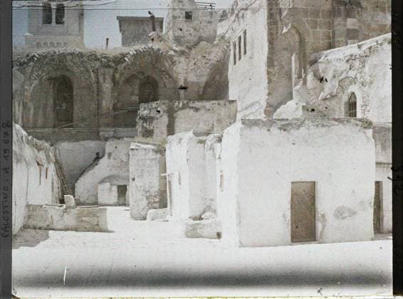 RECORD DATE NOT STATED Jerusalem, Palestine Demeures des Moines Abyssins , 1918 - Near East, Egypt, Palestine, Cyprus - Paul Castelnau (photographic section of the armies) - (January 9 -October 6) (French - ï»¿JÃ rusalem , Palestine Demeures des moines abyssins). Christianity, terrace, housing, religious architecture, Religion , Habitat , Architecture, Palestine, Jerusalem, remains abysmal monks Copyright: xpiemagsx AKahnlpie020223-270 !ACHTUNG AUFNAHMEDATUM GESCHÄTZT!