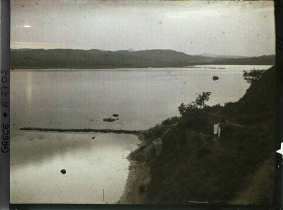 RECORD DATE NOT STATED Kanoni, Greece sunset in Kanoni , 1913 - Balkans, Italy - Jean Brunhes and Auguste LÃ on - (September - October 23) (French - ï»¿Kanoni , Grece Coucher de soleil Ã Kanoni). Landscape, island, sea , ocean, sunsets, domestic object, Nature , Environment, Daily Life, Greece, Corfu, Canoni sunset Copyright: xpiemagsx AKahnlpie020223-3523 !ACHTUNG AUFNAHMEDATUM GESCHÄTZT!