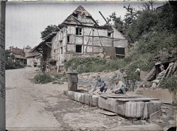 RECORD DATE NOT STATED Largitzen, Haut-Rhin, Alsace, France P. C.C Command post , 1917 - Alsace - Paul Castelnau (photographic section of the armies) - (June) (French - ï»¿Largitzen , Haut-Rhin , Alsace , France Poste tÃ lÃ phonique du P .C poste de commandement ). Communication, work scene, camp, domestic life, front, bombing, hairy, Sciences , techniques, daily life, First World War, France, Largitzen, P .C telephone set. Copyright: xpiemagsx AKahnlpie020223-12860 !ACHTUNG AUFNAHMEDATUM GESCHÄTZT!