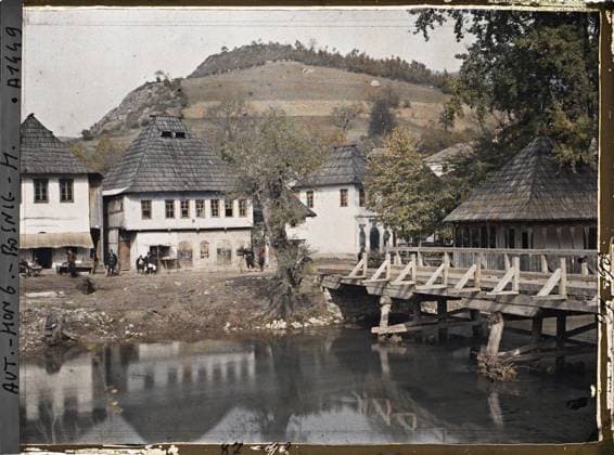 RECORD DATE NOT STATED Jezero, Bosnia and Herzegovina seen on the first bridge in this same village , 1912 - Balkans, Italy - Jean Brunhes and Auguste LÃ on - (October 13 - 27) (French - ï»¿Jezero , Bosnie-HerzÃ govine Vue prise sur le premier pont de ce mÃªme village). Civil engineering, river, rural architecture, street , neighborhood, bridge, Habitat , Architecture, Bosnia, Jezero, view of the 1st bridge in this same village Copyright: xpiemagsx AKahnlpie020223-6295 !ACHTUNG AUFNAHMEDATUM GESCHÄTZT!