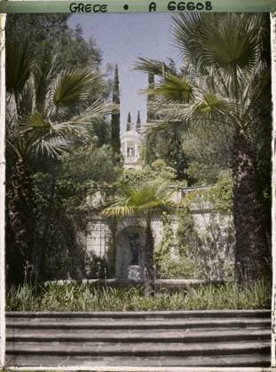 RECORD DATE NOT STATED Corfu, Greece L Achille - In the Park, Kiosk of Empress Elisabeth , 1913 - Balkans, Italy - Jean Brunhes and Auguste LÃ on - (September - October 23) (French - ï»¿Corfou , Grece L Achilleion - Dans le parc , kiosque de l impÃ ratrice Elisabeth). Political personality, palm , palm grove, kiosk, emperor, villa, park , garden, palace , castle, vegetation , botany, Personality, Habitat , Architecture, Nature , Environment, Greece, Corfu, Achilleion - in the Empress Elisabeth Kiosk Park Copyright: xpiemagsx AKahnlpie020223-1398 !ACHTUNG AUFNAHMEDATUM GESCHÄTZT!