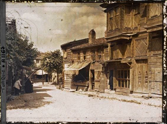 RECORD DATE NOT STATED Constantinople (current Istanbul), Turkey A street lined with wooden constructions with stalls on the ground floor and the dwellings upstairs , 1912 - Turkey - StÃ phane Passet - (September) (French - ï»¿Constantinople ( actuelle Istanbul ) , Turquie Une rue bordÃ e de constructions en bois avec des Ã choppes en rez-de-chaussÃ e et les habitations Ã l Ã tage). Floor , Reverbera, shop , store, exists in high definition, housing, street , neighborhood, Economic activity, HD, Habitat , Architecture, Turkey, Stamboul, a street Copyright: xpiemagsx AKahnlpie020223-5003 !ACHTUNG AUFNAHMEDATUM GESCHÄTZT!