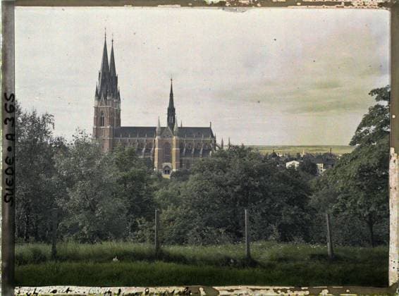 RECORD DATE NOT STATED Uppsala, Sweden The cathedral of Uppsala, seen from ChÃ¢teau des Vasa , 1910 - Voyage of Albert Kahn and Auguste LÃ on in Scandinavia - (August 9 - September 14) (French - ï»¿Uppsala , Suede La cathÃ drale d Uppsala , vue depuis le chÃ¢teau des Vasa). Agglomeration panorama, religious architecture, Habitat , Architecture, August 24 - Upsala Upsala, the cathedral cathedral Copyright: xpiemagsx AKahnlpie020223-5128 !ACHTUNG AUFNAHMEDATUM GESCHÄTZT!
