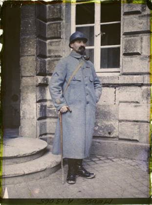 RECORD DATE NOT STATED Verdun , France , 1917 - North of France, Belgium - Paul Castelnau (photographic section of the armies) - (September 1-5) (French - ï»¿Verdun , France). Military personality, military uniform, portrait, pipe, accessory, front, smoker, man, Personality, clothing, human beings, First World War, France, Verdun, Commt Sarot, Commt de la Citadelle Copyright: xpiemagsx AKahnlpie020223-21187 !ACHTUNG AUFNAHMEDATUM GESCHÄTZT!