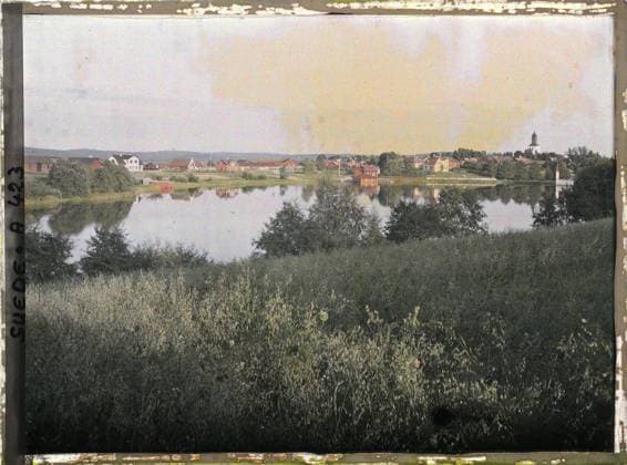 RECORD DATE NOT STATED Hedemora, Sweden seen from the village on the side of Lake Brunnsjön , 1910 - Voyage of Albert Kahn and Auguste LÃ on in Scandinavia - (August 9 - September 14) (French - ï»¿Hedemora , Suede Vue du village du cÃ tÃ du lac Brunnsjön). Landscape, lake , pond, hydrography, agglomeration panorama, Nature , Environment, Habitat , Architecture, Leksand road to Sala Copyright: xpiemagsx AKahnlpie020223-5208 !ACHTUNG AUFNAHMEDATUM GESCHÄTZT!