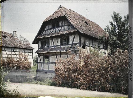 RECORD DATE NOT STATED Seppois-le-Haut, Haut-Rhin, Alsace, France Camouflages , 1917 - Alsace - Paul Castelnau (photographic section of the armies) - (June) (French - ï»¿Seppois-le-Haut , Haut-Rhin , Alsace , France Camouflages). Ruins, front, bombardment, First World War, France, Seppois le Haut, camouflages Copyright: xpiemagsx AKahnlpie020223-182 !ACHTUNG AUFNAHMEDATUM GESCHÄTZT!