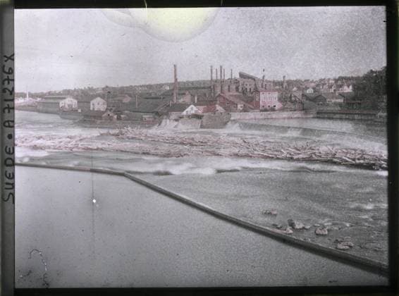 RECORD DATE NOT STATED Sweden an industrial zone , 1910 - Voyage of Albert Kahn and Auguste LÃ on in Scandinavia - (August 9 - September 14) (French - ï»¿Suede Une zone industrielle). Wazy image, river, public civil architecture, fishing , sea trades, hydrography, industry, Habitat , architecture, economic activity, nature , environment Copyright: xpiemagsx AKahnlpie020223-5289 !ACHTUNG AUFNAHMEDATUM GESCHÄTZT!