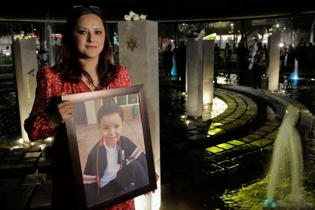 Mexico City Officials Offer Apology For 2017 School Collapse That Killed 26 A woman at a memorial in Alameda Del Sur, Mexico City, holds a photograph of her son who died after the collapse of the Rebsamen School during the 19 September 2017 earthquake in the capital. Mexico City Mexico City Mexico  Copyright: xGerardoxVieyrax originalFilename: vieyra-notitle230202_npUYt.jpg
