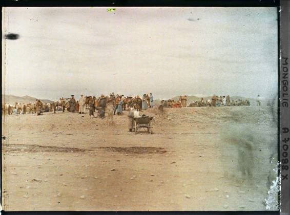 RECORD DATE NOT STATED Ourga, Mongolia spectators and horses on the large market square , 1913 - Mongolia - StÃ phane Passet - (July 6-25) (French - ï»¿Ourga , Mongolie Spectateurs et chevaux sur la grande place du marchÃ ). Animal transport, horse, rider, woman, real animal, costume, crowd, child, equidated, family, place, man, Transport, human beings, animal, clothing Copyright: xpiemagsx AKahnlpie020223-1679 !ACHTUNG AUFNAHMEDATUM GESCHÄTZT!
