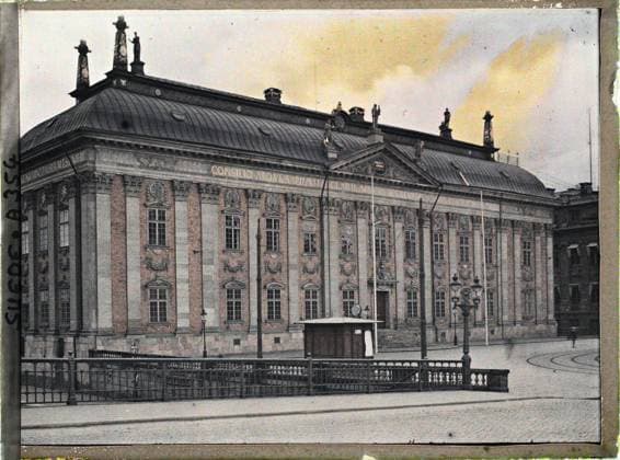 RECORD DATE NOT STATED Stockholm, Sweden South Facade of Riddarhusset (Palais de la nobility) , 1910 - Voyage of Albert Kahn and Auguste LÃ on in Scandinavia - (August 9 - September 14) (French - ï»¿Stockholm , Suede Facade sud du Riddarhusset ( Palais de la Noblesse )). Statue, sculpture, architectural inscription, palace , castle, Art , Inscription , information , Habitat , Architecture, Stockholm, House of nobility Copyright: xpiemagsx AKahnlpie020223-3074 !ACHTUNG AUFNAHMEDATUM GESCHÄTZT!