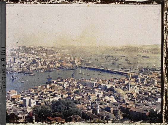 RECORD DATE NOT STATED Constantinople (current Istanbul), Turkey Panorama taken from a minaret of Süleymanye Camii ( Mosque of Sultan-Soliman-le-Magnifique ) , 1912 - Turkey - StÃ phane Passet - (September) (French - ï»¿Constantinople ( actuelle Istanbul ) , Turquie Panorama pris d un minaret de Süleymaniye Camii ( Â«MosquÃ e du Sultan-Soliman-le-MagnifiqueÂ» )). River, civil engineering, exists in high definition, boat, hydrography, port, agglomeration panorama, river transport , lake, Habitat , architecture, HD, nature , environment, transport, Turkey, Constantinople, the Bosphorus Copyright: xpiemagsx AKahnlpie020223-4940 !ACHTUNG AUFNAHMEDATUM GESCHÄTZT!