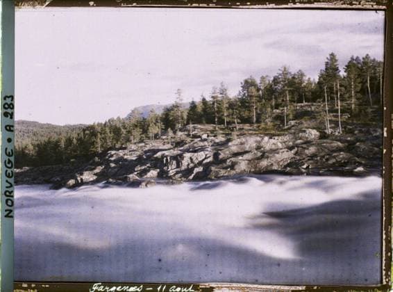 RECORD DATE NOT STATED Fagernes, Norvege Cascades you Noeselo , 1910 - Voyage of Albert Kahn and Auguste LÃ on in Scandinavia - (August 9 - September 14) (French - ï»¿Fagernes , Norvege Cascades du Noeselo). Landscape, waterfall, conifer, river, hydrography, Nature , Environment, Suede, Fagenes, Cascades You Noeselo Copyright: xpiemagsx AKahnlpie020223-15827 !ACHTUNG AUFNAHMEDATUM GESCHÄTZT!