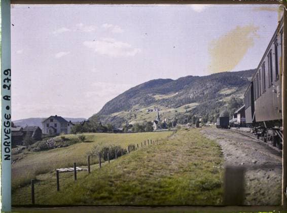 RECORD DATE NOT STATED Fagernes, Norway Panorama taken from the train going to Christiania , 1910 - Voyage of Albert Kahn and Auguste LÃ on in Scandinavia - (August 9 - September 14) (French - ï»¿Fagernes , Norvege Panorama pris du train allant vers Christiania). Landscape, train, exists in high definition, agglomeration panorama, rail transport, Nature , Environment, HD, Housing , Architecture, Transport, Sweden, towards Fagernoes (by railway), landscape on the road to Christiania Copyright: xpiemagsx AKahnlpie020223-15823 !ACHTUNG AUFNAHMEDATUM GESCHÄTZT!