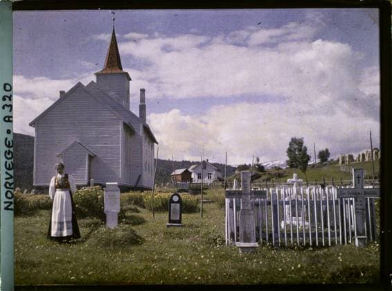 RECORD DATE NOT STATED Opheim, norway woman posing in the cemetery in front of the church , 1910 - Voyage of Albert Kahn and Auguste LÃ on in Scandinavia - (August 9 - September 14) (French - ï»¿Opheim , Norvege Femme posant dans le cimetiere devant l Ã glise). Church, woman, costume, cemetery, Christianity, exists in high definition, rural architecture, religious architecture, Human beings, clothing, religion, HD, housing , architecture, Stalheim road to Upheim Eglise Copyright: xpiemagsx AKahnlpie020223-15867 !ACHTUNG AUFNAHMEDATUM GESCHÄTZT!