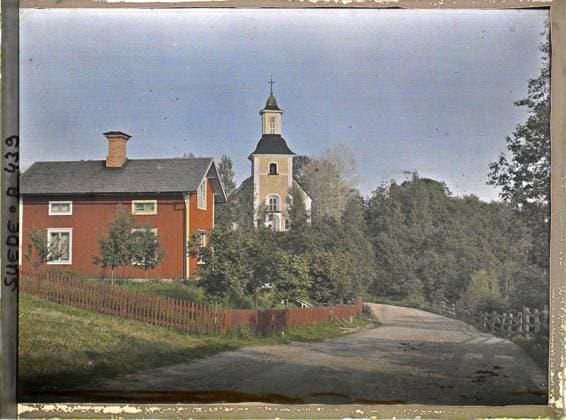RECORD DATE NOT STATED Gustafs, surrounded by Gagnef, Sweden the church of the hamlet of Gustafs , 1910 - Voyage of Albert Kahn and Auguste LÃ on in Scandinavia - (August 9 - September 14) (French - ï»¿Gustafs , environs de Gagnef , Suede L Ã glise du hameau de Gustafs). Church, landscape, Christianity, clock, bell tower, housing, measurement instrument, religious architecture, Nature , Environment, Religion, Housing , Architecture, Sciences , Techniques, Near GAGNEF Copyright: xpiemagsx AKahnlpie020223-5227 !ACHTUNG AUFNAHMEDATUM GESCHÄTZT!