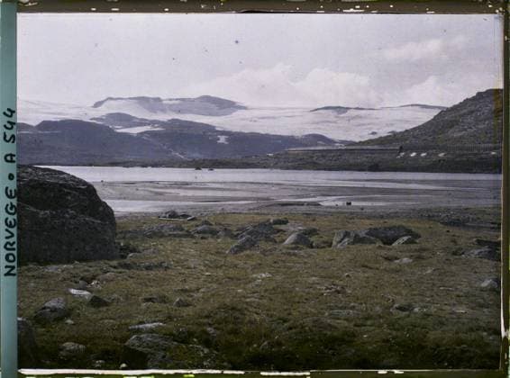 RECORD DATE NOT STATED Fine, Norway Le Lac Finsevatnet frozen , 1910 - Voyage of Albert Kahn and Auguste LÃ on in Scandinavia - (August 9 - September 14) (French - ï»¿Finse , Norvege Le lac Finsevatnet gelÃ ). Landscape, mont , mountain, snow, tunnel, civil engineering, exists in high definition, lake , pond, ice , glacier, hydrography, Nature , Environment, Habitat , Architecture, HD, Finnish, Finse Copyright: xpiemagsx AKahnlpie020223-15531 !ACHTUNG AUFNAHMEDATUM GESCHÄTZT!