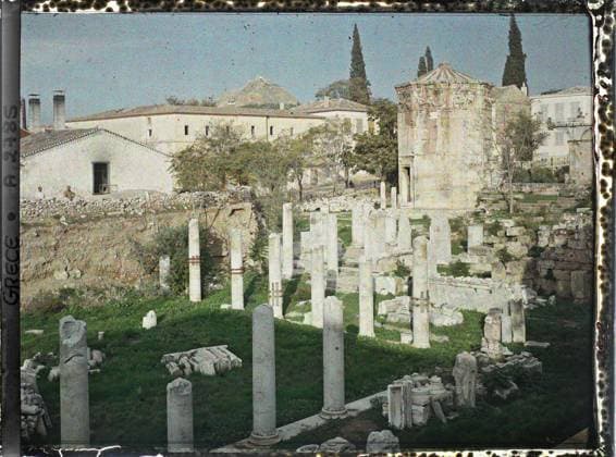 RECORD DATE NOT STATED Athens, Greece ruins of the Roman agora and (right), the wind tower , 1913 - Balkans, Italy - Jean Brunhes and Auguste LÃ on - (September - October 23) (French - ï»¿Athenes , Grece Ruines de l Agora romaine et ( Ã droite ) , la Tour des Vents). Archaeological vestige, tower, clock, public civil architecture, column, street , neighborhood, hydraulic installation, place, antiquity, Habitat , Architecture , Art, Greece, Athens, The Wind Tower (1st century BC) and the angle of the Roman Agora Copyright: xpiemagsx AKahnlpie020223-4378 !ACHTUNG AUFNAHMEDATUM GESCHÄTZT!