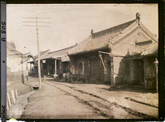 RECORD DATE NOT STATED Moukden, China Biancheng ( outdoor city ) , 1912 - China - StÃ phane Passet (French - ï»¿Moukden , Chine Biancheng ( Â« ville ExtÃ rieure Â» )). Boutique , store, brand, electrical installation, temple, commercial registration, street , neighborhood, religious architecture, Economic activity, registration , information, housing , architecture, China, Moukden, a street Copyright: xpiemagsx AKahnlpie020223-18060 !ACHTUNG AUFNAHMEDATUM GESCHÄTZT!