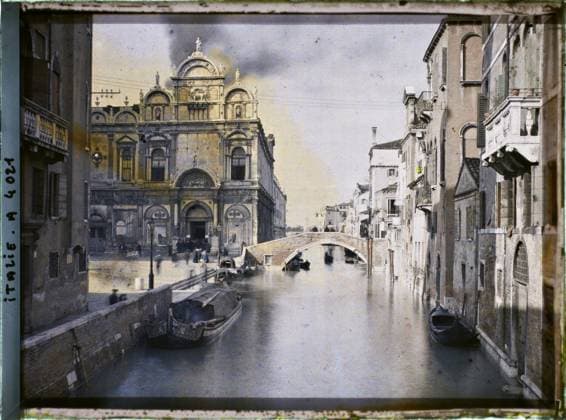 RECORD DATE NOT STATED Venice, Italy Canal of Medicanti and Scuola Grande , 1912 - Balkans, Italy - Jean Brunhes and Auguste LÃ on - (October 13 - 27) (French - ï»¿Venise , Italie Canal des Medicanti et Scuola Grande). Canal, civil engineering, boat, maritime transport, river , lake transport, palace , castle, bridge, Habitat , Architecture , Transport, Italy, Venice Copyright: xpiemagsx AKahnlpie020223-15752 !ACHTUNG AUFNAHMEDATUM GESCHÄTZT!