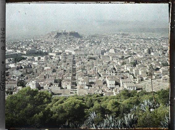 RECORD DATE NOT STATED Athens, Greece Panorama on the city towards the Acropolis, from Mount Lycabette , 1913 - Balkans, Italy - Jean Brunhes and Auguste LÃ on - (September - October 23) (French - ï»¿Athenes , Grece Panorama sur la ville vers l Acropole , depuis le Mont Lycabette). Mont , Mountain, agglomeration panorama, vegetation , botany, Habitat , architecture, nature , environment, Greece, Athens, the acropolis seen from higher Copyright: xpiemagsx AKahnlpie020223-4328 !ACHTUNG AUFNAHMEDATUM GESCHÄTZT!