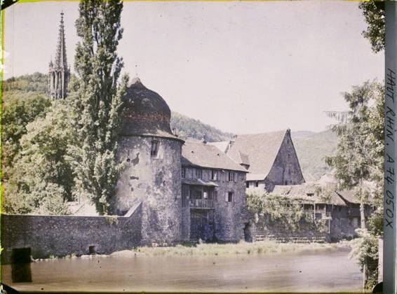 RECORD DATE NOT STATED Thann, Haut-Rhin, Alsace, France La Thur, the Remparts and the Witch Tower , 1917 - Alsace - Paul Castelnau (photographic section of the armies) - (June) (French - ï»¿Thann , Haut-Rhin , Alsace , France La Thur , les remparts et la tour des Sorcieres). Tour, bell tower, river, housing, front, fortified architecture, Middle Ages, rampart, Habitat , Architecture, First World War, Art Copyright: xpiemagsx AKahnlpie020223-8536 !ACHTUNG AUFNAHMEDATUM GESCHÄTZT!