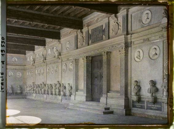 RECORD DATE NOT STATED VÃ rona - Italy Terria del Rig-de-ChaussÃ e , 1918 - Italy - Fernand Cuville - (March -August) (French - ï»¿VÃ rone , Italie Loggia del Consiglio rez-de-chaussÃ e). Statue, sculpture, balcony , loggia, arc , arcade , arceau, renaissance, medallion, palace , castle, Art , Habitat , Architecture, Italy, Verona, Loggia (ground floor) Copyright: xpiemagsx AKahnlpie020223-14788 !ACHTUNG AUFNAHMEDATUM GESCHÄTZT!