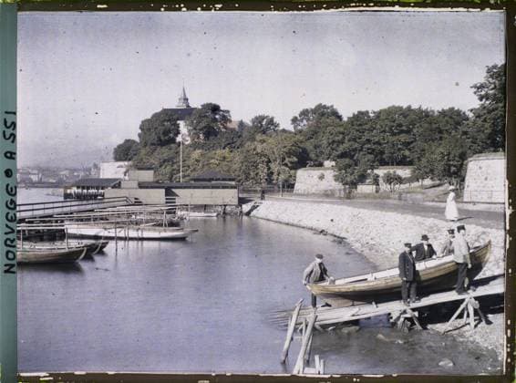 RECORD DATE NOT STATED Christiania, Norway the Akershusstranda promenade around the Akershus fortress , 1910 - Voyage of Albert Kahn and Auguste LÃ on in Scandinavia - (August 9 - September 14) (French - ï»¿Christiania , Norvege La promenade Akershusstranda aux abords de la forteresse Akershus). Civil engineering, exists in high definition, boat, port, street , neighborhood, park , garden, river , lake transport, men, Habitat , architecture, HD, transport, human beings, Christianiana, Christianiana Copyright: xpiemagsx AKahnlpie020223-15535 !ACHTUNG AUFNAHMEDATUM GESCHÄTZT!