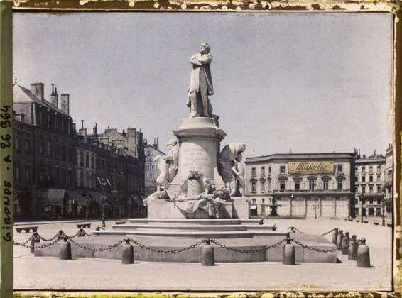 RECORD DATE NOT STATED Bordeaux, France The statue of LÃ on Gambetta and the AllÃ es de Tourny , 1920-1921 - Charente, Gironde, Basse -PyrÃ nÃ es, Hautes PyrÃ nÃ es - Fernand Cuville (French - ï»¿Bordeaux , France La statue de LÃ on Gambetta et les allÃ es de Tourny). Statue, political figure, sculpture, commercial registration, statuary registration, street , neighborhood, place, Personality, art, registration , information, housing , architecture, France, Bordeaux, on the Alleys of Tourny (monument to Gambetta, of the sculptor Dalou) Copyright: xpiemagsx AKahnlpie020223-21871 !ACHTUNG AUFNAHMEDATUM GESCHÄTZT!