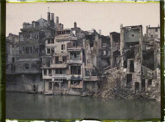 RECORD DATE NOT STATED Verdun, France Bords (de la) Meuse , 1917 - North of France, Belgium - Paul Castelnau (photographic section of the armies) - (September 1-5) (French - ï»¿Verdun , France Bords ( de la ) Meuse). Boutique , store, river, stilts, exists in high definition, commercial registration, housing, balcony , loggia, ruins, front, bombardment, Economic activity, HD, registration , information, housing , architecture, First World War, France, Verdun, edges Meuse Copyright: xpiemagsx AKahnlpie020223-21173 !ACHTUNG AUFNAHMEDATUM GESCHÄTZT!