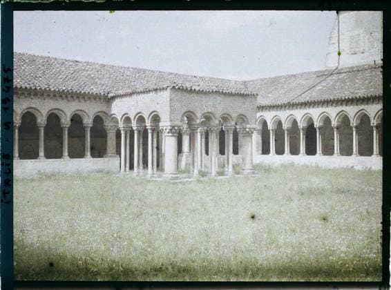 RECORD DATE NOT STATED Verona, external Italy of the cloister of San Zeno , 1918 - Italy - Fernand Cuville - (March -August) (French - ï»¿VÃ rone , Italie ExtÃ rieur du Cloitre de San Zeno). Church, Christianity, Cloister, Monastery, Arc , Arcade , Arceau, Court, Religious Architecture, Religion , Habitat , Architecture, Italy, Verona, outside the cloister of S. Zeno Copyright: xpiemagsx AKahnlpie020223-14737 !ACHTUNG AUFNAHMEDATUM GESCHÄTZT!