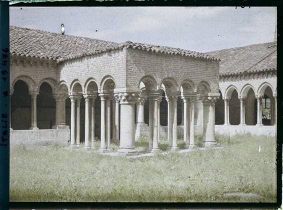 RECORD DATE NOT STATED Verona, external Italy of the cloister of San Zeno , 1918 - Italy - Fernand Cuville - (March -August) (French - ï»¿VÃ rone , Italie ExtÃ rieur du Cloitre de San Zeno). Church, Christianity, Cloister, Monastery, Arc , Arcade , Arceau, Court, Religious Architecture, Religion , Habitat , Architecture, Italy, Verona, outside the cloister of S. Zeno Copyright: xpiemagsx AKahnlpie020223-14739 !ACHTUNG AUFNAHMEDATUM GESCHÄTZT!