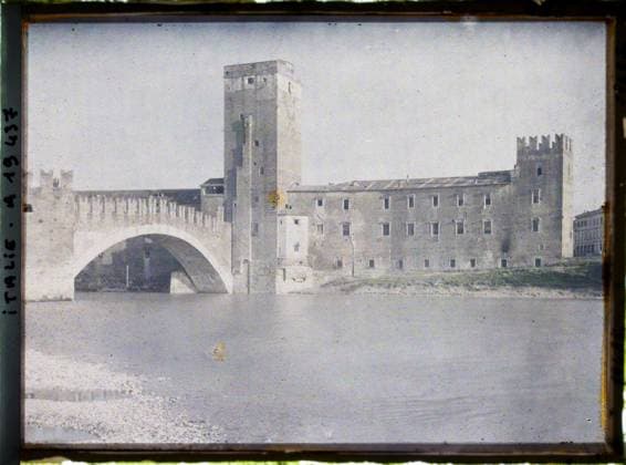 RECORD DATE NOT STATED Vero, Italy Castelvecchio et le Pont Scaliger , 1918 - Italy - Fernand Cuville - (March -August) (French - ï»¿VÃ rone , Italie Castelvecchio et le pont Scaliger). River, civil engineering, public civil architecture, fortified architecture, fortifications, palaces , castle, bridge, Habitat , Architecture, Italy, Verona, old castle Copyright: xpiemagsx AKahnlpie020223-14702 !ACHTUNG AUFNAHMEDATUM GESCHÄTZT!