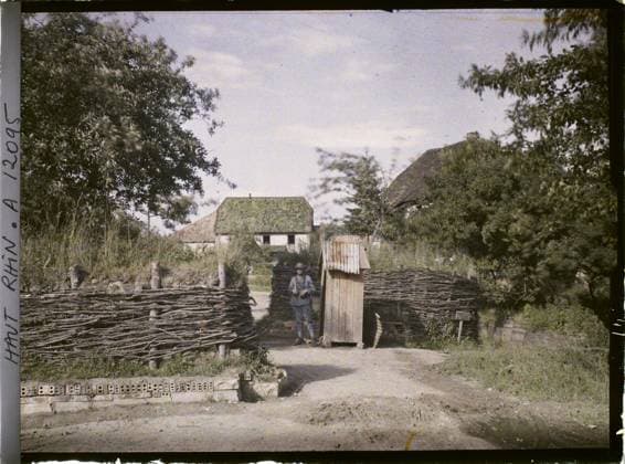 RECORD DATE NOT STATED Balschwiller, Haut-Rhin, Alsace, France entrance to the village , 1917 - Alsace - Paul Castelnau (photographic section of the armies) - (June) (French - ï»¿Balschwiller , Haut-Rhin , Alsace , France EntrÃ e du village). Cure, guard post, front, hairy, fortifications, barrier , palisade, First World War, Entrance to the village Balschwiller, entrance to the village Copyright: xpiemagsx AKahnlpie020223-7322 !ACHTUNG AUFNAHMEDATUM GESCHÄTZT!