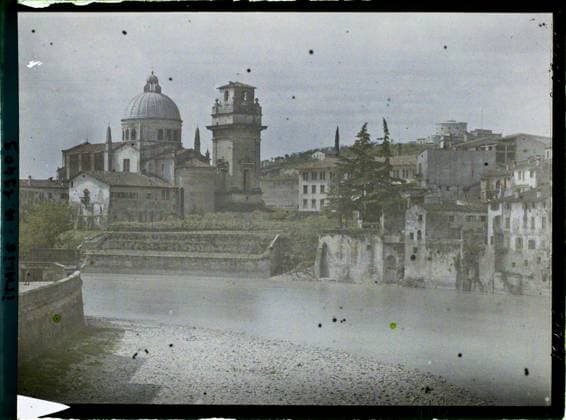 RECORD DATE NOT STATED VÃ ron, Italy Eglise San Giorgio in Bordidu Au Bord Di adige , 1918 - Italy - Fernand Cuville - (March -August) (French - ï»¿VÃ rone , Italie Eglise San Giorgio in Braida au bord de l Adige). Church, river, Christianity, agglomeration panorama, religious architecture, Religion , Habitat , Architecture, Italy, Verona, St Georges S, L ADIGE Church Copyright: xpiemagsx AKahnlpie020223-14675 !ACHTUNG AUFNAHMEDATUM GESCHÄTZT!