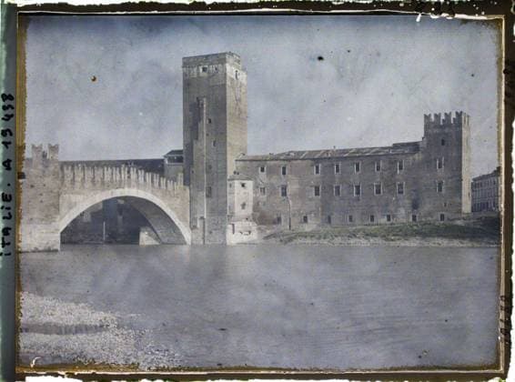 RECORD DATE NOT STATED Vero, Italy Castel Vecchio et le Pont Scaliger , 1918 - Italy - Fernand Cuville - (March -August) (French - ï»¿VÃ rone , Italie Castel Vecchio et le pont Scaliger). River, civil engineering, public civil architecture, fortified architecture, fortifications, palaces , castle, bridge, Habitat , Architecture, Italy, Verona, old castle Copyright: xpiemagsx AKahnlpie020223-14700 !ACHTUNG AUFNAHMEDATUM GESCHÄTZT!