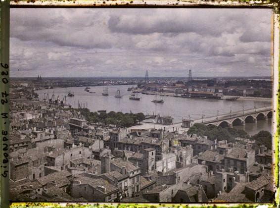 RECORD DATE NOT STATED Bordeaux, France , 1920-1921 - Charente, Gironde, Basse -PyrÃ nÃ es, Hautes PyrÃ nÃ es - Fernand Cuville (French - ï»¿Bordeaux , France). River, boat, hydrography, agglomeration panorama, river , lake transport, bridge, Nature , Environment, Habitat , Architecture, Transport, France, Bordeaux, Panorama s, La Garonne Copyright: xpiemagsx AKahnlpie020223-21934 !ACHTUNG AUFNAHMEDATUM GESCHÄTZT!