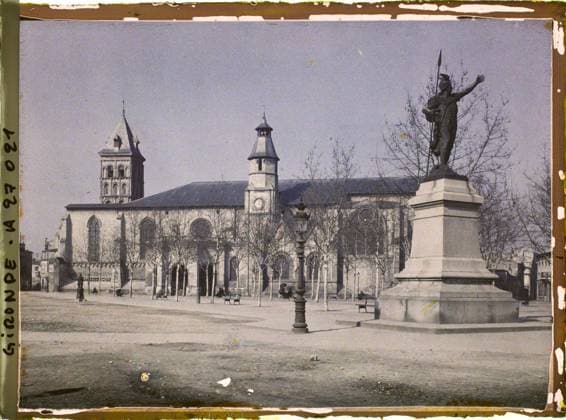 RECORD DATE NOT STATED Bordeaux, France , 1920-1921 - Charente, Gironde, Basse -PyrÃ nÃ es, Hautes PyrÃ nÃ es - Fernand Cuville (French - ï»¿Bordeaux , France). Floor , Reverbera, Church, statue, military personality, Christianity, clock, sculpture, bell tower, street , neighborhood, place, medium age, religious architecture, Personality, religion, art, housing , architecture, France, Bordeaux, allÃ es Damour Copyright: xpiemagsx AKahnlpie020223-21928 !ACHTUNG AUFNAHMEDATUM GESCHÄTZT!