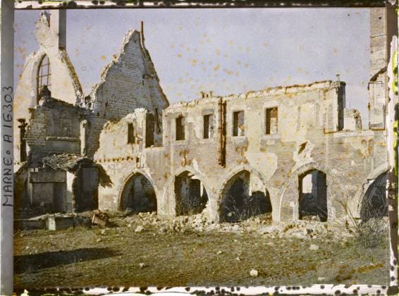RECORD DATE NOT STATED Reims , Marne , Champagne , France , 1919 - Devastated regions, Marne, Aisne - Paul Castelnau - (February -March) (French - ï»¿Reims , Marne , Champagne , France). Cloister, monastery, ruins, bombing, arc , arcade , arceau, Middle Ages, rubble, post-war, religious architecture, First World War, Art, Habitat , Architecture, France, Reims, Cloister of the Cordeliers Copyright: xpiemagsx AKahnlpie020223-19390 !ACHTUNG AUFNAHMEDATUM GESCHÄTZT!