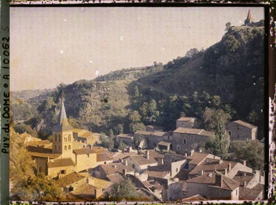 RECORD DATE NOT STATED Saint-Floret, France , 1916-1917 - Auvergne - StÃ phane Passet - (September 1916 - February 1917) (French - ï»¿Saint-Floret , France). Landscape, roofing, bell tower, throat, agglomeration panorama, religious architecture, cliff, Nature , Environment, Habitat , Architecture, France, St Floret, view of together on the village Copyright: xpiemagsx AKahnlpie020223-9916 !ACHTUNG AUFNAHMEDATUM GESCHÄTZT!