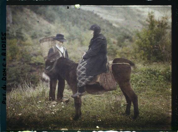 RECORD DATE NOT STATED Puy-de-DÃ me, France , 1916-1917 - Auvergne - StÃ phane Passet - (September 1916 - February 1917) (French - ï»¿Puy-de-DÃ me , France). Animal transport, woman, mont , mountain, real animal, shoe, portrait, peasant, ane, hairstyle , headgear, man, Transport, human beings, animal, France, old woman at the donkey Copyright: xpiemagsx AKahnlpie020223-9406 !ACHTUNG AUFNAHMEDATUM GESCHÄTZT!