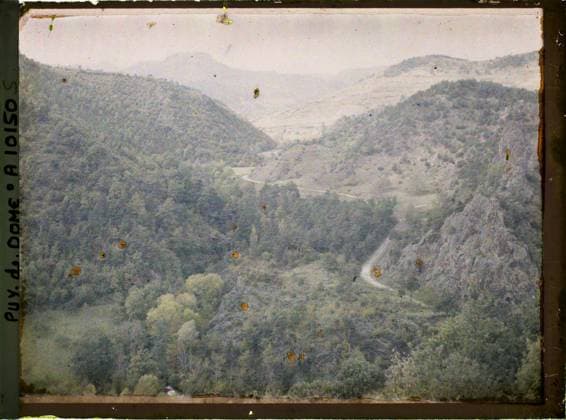 RECORD DATE NOT STATED Puy-de-DÃ me, France , 1916-1917 - Auvergne - StÃ phane Passet - (September 1916 - February 1917) (French - ï»¿Puy-de-DÃ me , France). Landscape, mont , mountain, valley, road, forest , wood, Nature , Environment, France, landscape of the valley of that of Besse Copyright: xpiemagsx AKahnlpie020223-9398 !ACHTUNG AUFNAHMEDATUM GESCHÄTZT!
