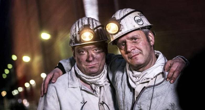 Letzter Tag auf Prosper Haniel. Das Aus für den Bergbau in Deutschland. *** NUR FÜR REDAKTIONELLE ZWECKE *** EDITORIAL USE ONLY ***<p>Bottrop, 21.12.2018. Der letzte Tag für den Bergbau in Deutschland. Auf der Zeche Prosper Haniel verfolgen Bergleute die Veranstaltung . Deutschland NRW Bottrop Copyright: RalfxRottmann *** last Day at Prosper Haniel the from for the Mining in Germany *** ONLY FOR EDITORIAL PURPOSE *** EDITORIAL USE ONLY *** P Bottrop, 21 12 2018 the last Day for the Mining in Germany at the Colliery Prosper Haniel follow Miners the Event Germany NRW Bottrop Copyright RalfxRottmann Copyright: RalfxRottmann doc73alhjng37t3keoh1u4w EDITORIAL USE ONLY