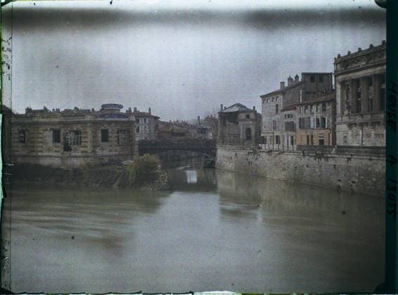 RECORD DATE NOT STATED Verdun , France , 1917 - North of France, Belgium - Paul Castelnau (photographic section of the armies) - (September 1-5) (French - ï»¿Verdun , France). River, civil engineering, public civil architecture, quay, commercial inscription, decorative arts, hydrography, ruins, front, bombardment, theater, bridge, Habitat , architecture, registration , information, art, nature , environment, First World War, France, Verdun, La Meuse - The theater Copyright: xpiemagsx AKahnlpie020223-21175 !ACHTUNG AUFNAHMEDATUM GESCHÄTZT!