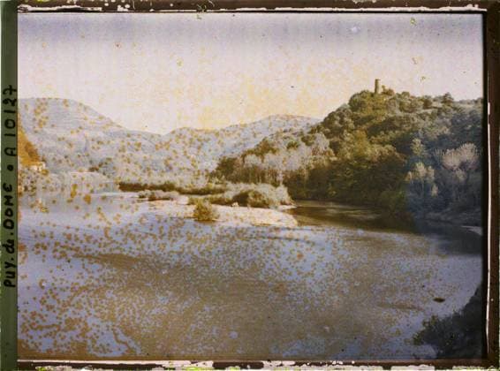 RECORD DATE NOT STATED Puy-de-DÃ me, France , 1916-1917 - Auvergne - StÃ phane Passet - (September 1916 - February 1917) (French - ï»¿Puy-de-DÃ me , France). Landscape, mont , mountain, valley, tower, river, hydrography, Nature , Environment, France, Allier valley Copyright: xpiemagsx AKahnlpie020223-9982 !ACHTUNG AUFNAHMEDATUM GESCHÄTZT!