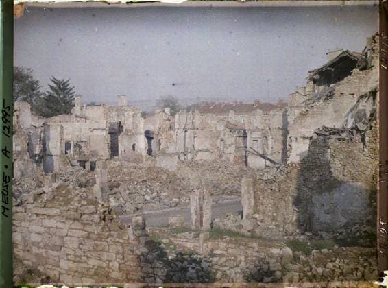RECORD DATE NOT STATED Verdun , France , 1917 - North of France, Belgium - Paul Castelnau (photographic section of the armies) - (September 1-5) (French - ï»¿Verdun , France). Ruins, front, bombing, street , neighborhood, rubble, First World War, Habitat , Architecture, Verdun , Rue St Pierre Copyright: xpiemagsx AKahnlpie020223-21116 !ACHTUNG AUFNAHMEDATUM GESCHÄTZT!