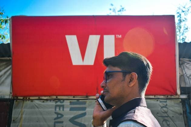 India: Government will become the largest shareholder of Vodafone Idea A person talking on his mobile in front of a Vodafone retail store on the outskirts of Kolkata. The government has agreed to convert Vodafone Idea’s accrued interest worth over Rs 16,000 crore on deferred adjusted gross revenue (AGR) dues into equity at Rs 10 a share. The move came after the government received an assurance from the promoters of the carrier that they are committed to the company and will bring in the necessary funds. Kolkata West Bengal India Copyright: SudiptaxDas