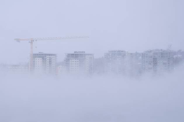 February 4, 2023, Halifax, NS, Canada: A construction crane is seen through sea smoke in Dartmouth, N.S. on Saturday, February 4, 2023. Environment Canada has warned of windchill values between -30 C and -40 C across the Maritimes as an Arctic air mass moves across the region. Halifax Canada  - ZUMAc35_ 20230204_zaf_c35_014 Copyright: xDarrenxCalabresex