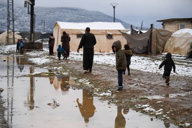 Bilder des Jahres 2023, News 02 Februar News Themen der Woche KW05 Harsh Winter Conditions In Refugee Camps Of Syria Tragic conditions experienced by the displaced Syrians in the Raju camps in the countryside of Aleppo, northwestern Syria, with the start of snowfalls in northern Syria, on February 4, 2023. Aleppo Syria  Copyright: xRamixAlsayedx originalFilename: alsayed-notitle230204_npiEL.jpg