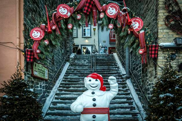 News Bilder des Tages February 4, 2023, Quebec, Quebec, Canada: The opening of the Quebec Winter Carnival finally happened on February 4th at 2 p.m. The opening had been postponed due to the extreme cold first from Friday to Saturday 10 a.m. and then Saturday 4 p.m. Saturday, February 4th at 5 a.m. the temperature was -46 degrees Celsius with the wind factor in the Old Capital. Quebec Canada - ZUMAs278 20230204_zip_s278_005 Copyright: xSerkanxSenturkx